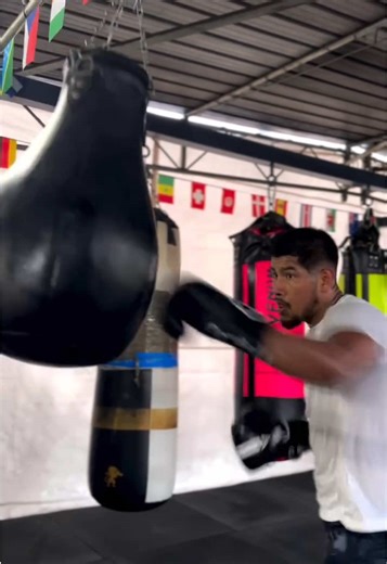 -4 WEEKS 🎯🦍 #boxing #fitness #mma #kickboxing #boxeo #muaythai #fight #training #workout #sport #gym #k1 #love #bjj #fighter #fit #ufc #motivation #madrid #happy #crossfit #boxinglife #hardwork #conormcgregor #martialarts #thaiboxing #sparring #turin #italy #torinoélamiacittá#boxing #viral_video