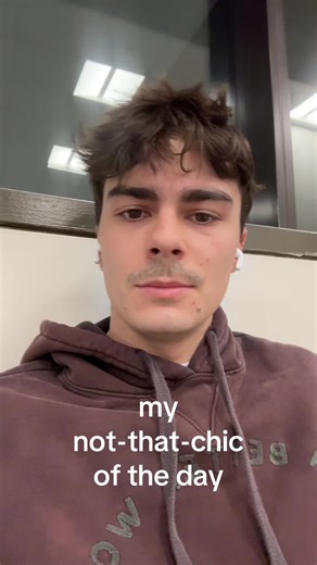 Chic Style Tips for Airport Travel