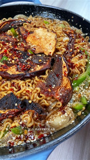 901K views · 1.4K reactions | #RecetasDeli |  ¿Fan del ramen? ¡Esta...