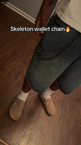 Stylish Skeleton Wallet Chain for Fall Fashion