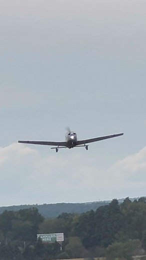 Piper Warrior Taking off From Airport, Northampton, MA #aviation #piper