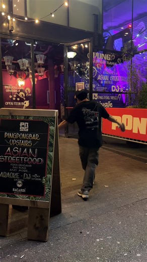 Welcome to Pong🕺 #amsterdamtips #pingpongbar #karaoke #thingstodoinamsterdam #datenight