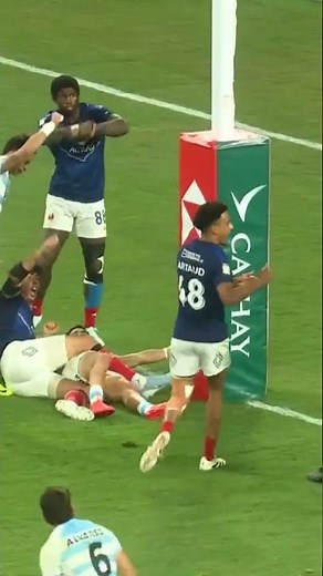 This last-ditch tackle is crazy 🤯 #Rugby #HSBCSVNS #Shorts