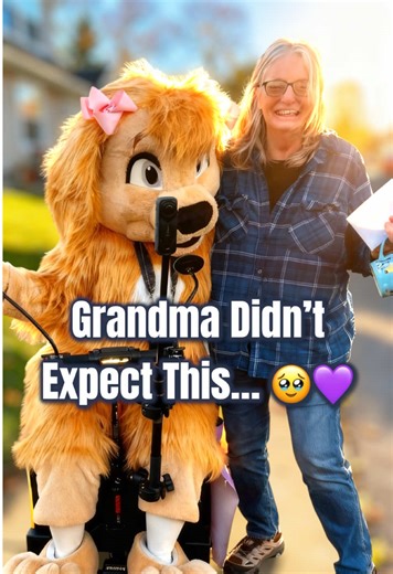 Surprising Grandma with Kindness on Pawsitivity Patrol