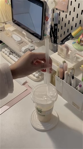 Bau on Instagram: "focus focus focus 💆🏼‍♀️ App: CloudFocus avaiable on Appstore now!! #study #studyvlog #studystudy #studytips #studygrambr #studywithme #lovenote #education #learning #studyapp #cloudfocus"