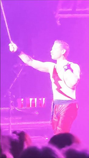 i want to break free - Queen machine - royal stage - nov 25 #queen
