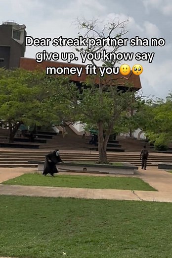 Nah condition make crayfish bend 😜😂 I belief say e go soon sweet