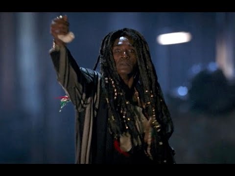Predator 2 (1990) King Willy confronts the Predator