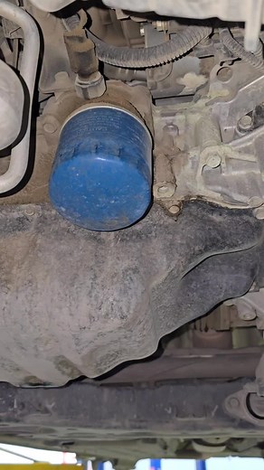 Oil Filter Changing Trick: Automotive Mechanic Hack