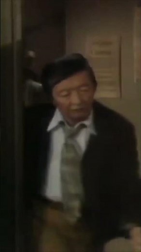 Five o'clock sharp! The ultimate lawyer's waiting game. 🤯