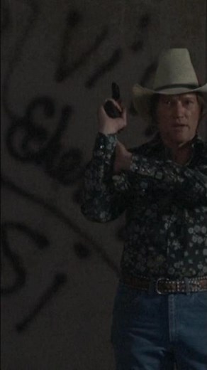 Luke Askew uses a M1911A1. Lawrason Driscoll. Rolling Thunder (1977) John Flynn 📽