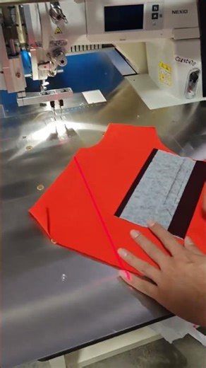 Automatic placket setting machine for polo t-shirt, model UN-A02. #SewingMachine#Manufacturer#unico