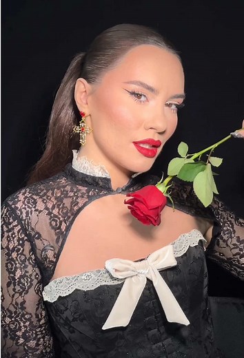 Valentine's Day Makeup Tutorial for a Glamorous Look