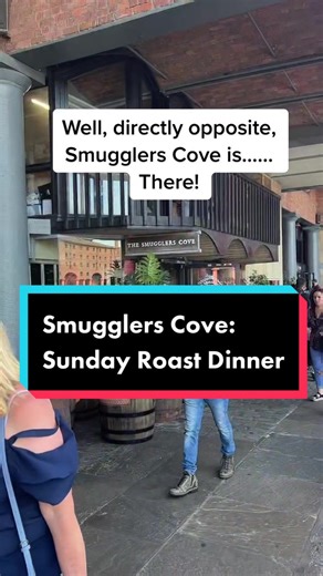 Exploring Traditional Sunday Roast at Smugglers Cove, Albert Dock