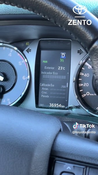 Cómo activar el control de velocidad crucero en Toyota