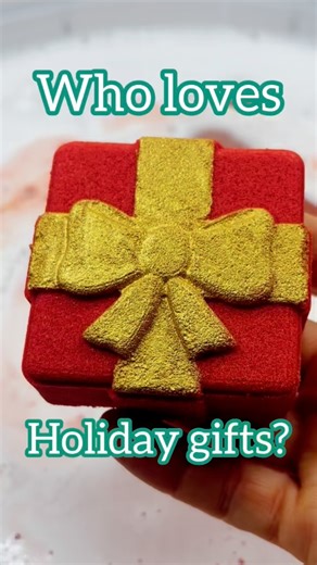 The Bath Time on Instagram: "Unboxing… but make it bath bomb magic! 🫧💝 Say hello to the cutest gift-box bath bomb mold — perfect for turning any bath into a present you give yourself. 🎀 Watch how easy it is: ✨ mix ✨ pack ✨ unmold ✨ and drop it like it’s hot (well… warm 😌) Just imagine these for: 🎁 holiday gifts 🛁 self-care nights 🎉 party favors 💗 shop inventory (makers, I see you!) Ready to wrap your bath time in fizz & joy? 😍 👉 Order here: https://www.thebathtime.com/products/square-g
