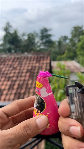 experiment of burning the wick of a fountain firework #fireworks #galacticfireworks #crakers #firecrakers #fyp #foryou #pyro @sorotan #reelschallengereelschallenge #usa #experiment #usareels #crackers #firecrakers #fireworksshow #fun #fireworksplay #diwali #firework | Fix Aby