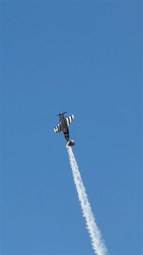 P-47 Thunderbolt Dives Into the Show at EAA AirVenture 2026!#aviation #warbirds #fighter #ww2