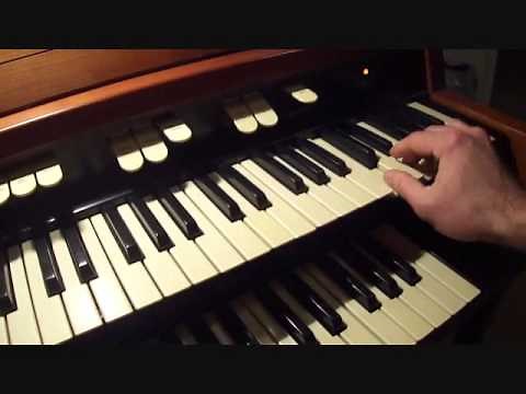Hammond Spinet Organ
