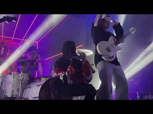 CHASE ATLANTIC - “SLOW DOWN” (Live) | BID DETROIT