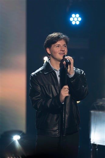 Who went home on 'American Idol' last night? Top 12 results