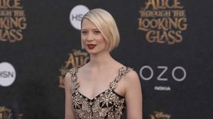 38K views · 1K reactions | Walk the mad, crazy, wonderful red carpet of the Disney Alice Through the Looking Glass premiere with Oh My Disney.  | Disney | Facebook