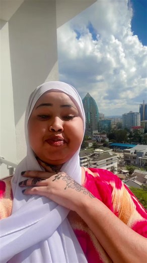 Exploring Somali Culture Through Gesture and Fashion