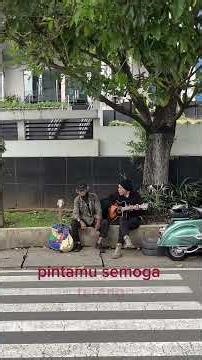 Suatu hari, di pinggiran jalan kota Malang #iksanskuter