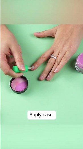 How to apply DipMe powder using the pour-over method – step by step