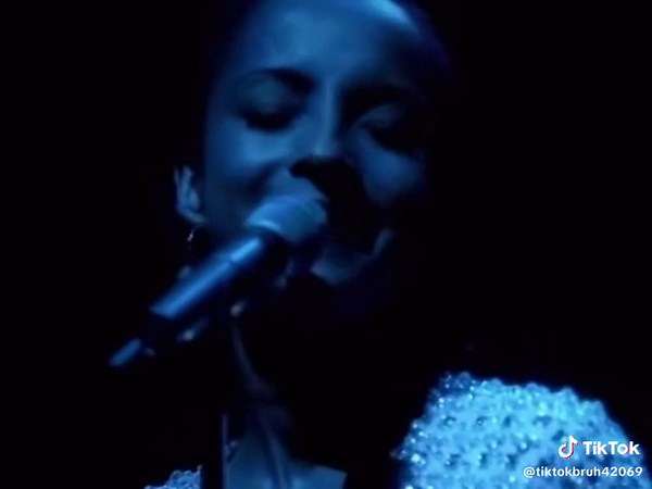 Sade Live Performance of 'Haunt Me' with Leroy Osbourne