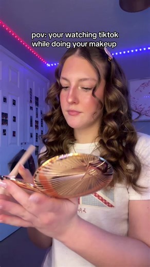 i need auto scroller 😭 @In Print We Trust #tiktok #makeup #funny #relatable #repost