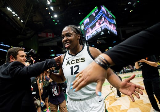 Aces lock in Chelsea Gray, keep title window wide open