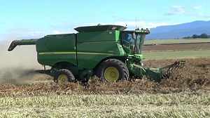26K views · 2.6K reactions | Another clip of a hybrid carrot seed crop being combined by Langmaid Harvesting on a farm near Hagley, in Northern Tasmania back on 12th March 2022. | Craig's Farming Photos & Videos | Facebook