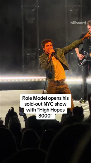 @tucker kicked off night 1 of 2 at Radio City Music Hall with “High Hopes 3000” 🕺 #concert #livemusic #rolemodel #chucktimely