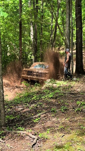 It’s a good day at least West Virginia mountains yesterday as it went out and watched a little mud bogging #westvirginia #fyp #mud #🇺🇸