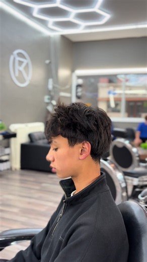Message me or click the link in my bio for a free haircut. ✂️💈 #barberlife #barbershop #freshcut #hairtransformation #belleville @Revivestudios