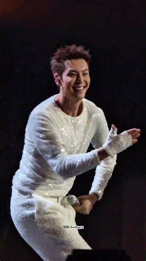 中国春节晚会太好看啦💖 The Chinese New Year show is sooo cute! #fyp #cdrama #handsome