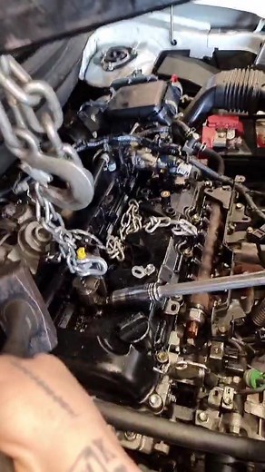 Stuck Injector Removal | Mitsubishi Outlander | Engine Crane DIY