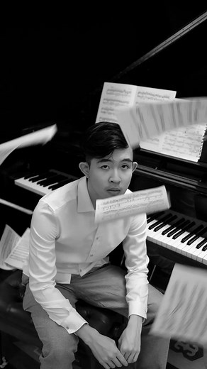 Say hello to Freeman ( @freemanlok )! 🌟 This excellent pianist has been playing since the age of five and boasts an impressive classical music background, winning numerous local and international accolades. 🏆✨ Freeman has performed at high-profile events, including for King Charles III and Reverend Jesse Jackson. 👑🎤 Since his comeback last year, he has quickly established himself as one of the most active jazz pianists, performing at some of the greatest venues alongside jazz veteran Ted Lo.