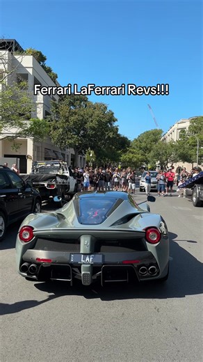 Ferrari LaFerrari Revs!!!