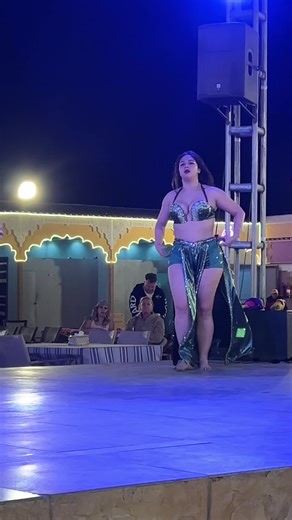 Experiencing Desert Safari and Belly Dance in Dubai