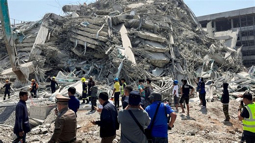 7.7 magnitude earthquake rocks Southeast Asia
