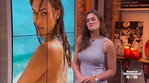 Myla Dalbesio photo reflection