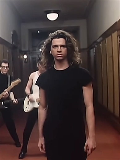Michael Hutchence: El Icónico Rockstar de INXS