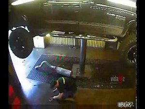 truck falls off lift