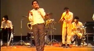 2.4M views · 143K reactions | Sharing my father's Epic performance from a program organised by Yaadgar E Rafi society on 30th July, 1989. The story behind this performance is that he was given the wrong scale on stage, higher than the original of Mohd. Rafi Saheb. That's the reason why he's looking back at the musicians. But instead of stopping the song, he went on. Evidently, I was quite furious at the keyboard player, but so proud of my father. | Sonu Nigam | Facebook