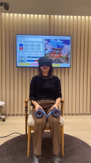 2026年はVRリハビリに挑戦しませんか？ 動画は向かってくる敵に印籠を突きつける「水戸黄門ゲーム」です。 mediVRカグラは全国の病院やリハビリテーション施設に導入されています。2週間のデモ機器無料貸出も行なっているので、行きつけの施設にお問い合わせください✨ | 株式会社medi VR