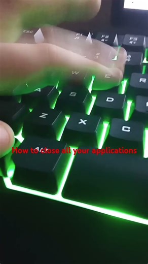 easiest way to close all your applications if your PC is lagging