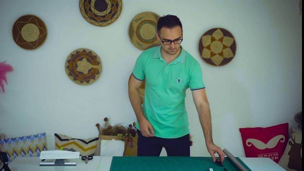 HIDBEA One Way Privacy Window Film, Daytime Privacy Sun Blocking Anti UV Reflective Window Film Heat Control Static Cling Window Tint Film for Home and Office, Silver, 23.6 x 78.7 Inch