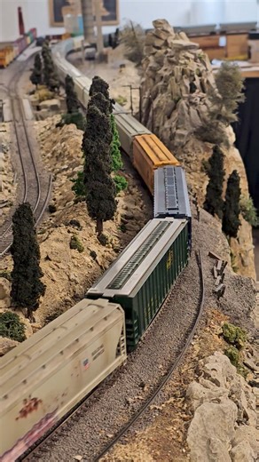 Here's a look at that 102 or 103 car grain train! . #customtrains #railway #modeltrains #travel #BNSF #model #unionpacific #locomotives #boeing #maintenance #train #railroad #grainfree #glutenfree | Custom-Trains